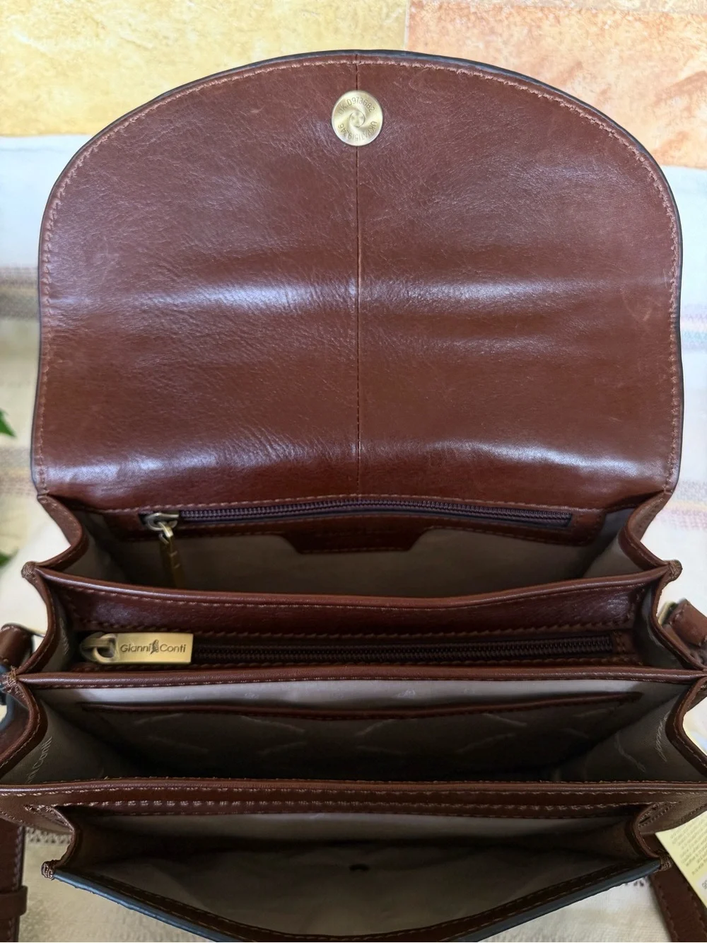 NEW Gianni Conti Italian Leather Embossed Floral Compartment Crossbody Saddle
